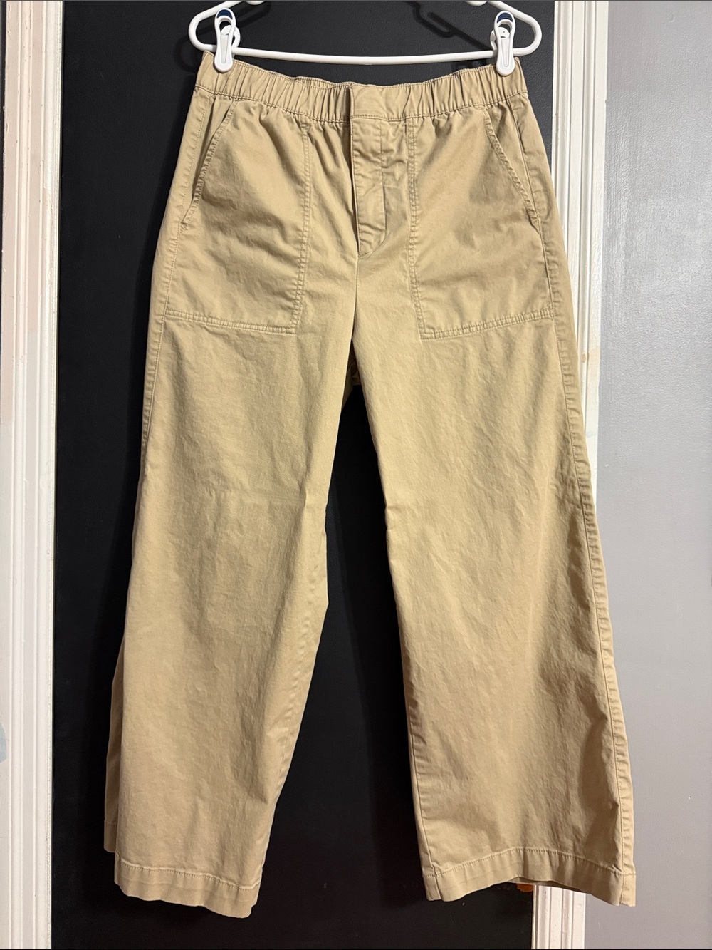 GAP Easy Wide Leg Khaki Elastic Waist Size: M Inseam: 26” - Picture 1 of 7